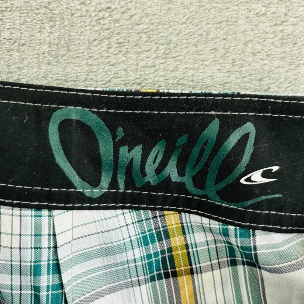 O'Neill Plaid Cargo Board Shorts Mens 32 Green‎ White Yellow Unlined Drawstring